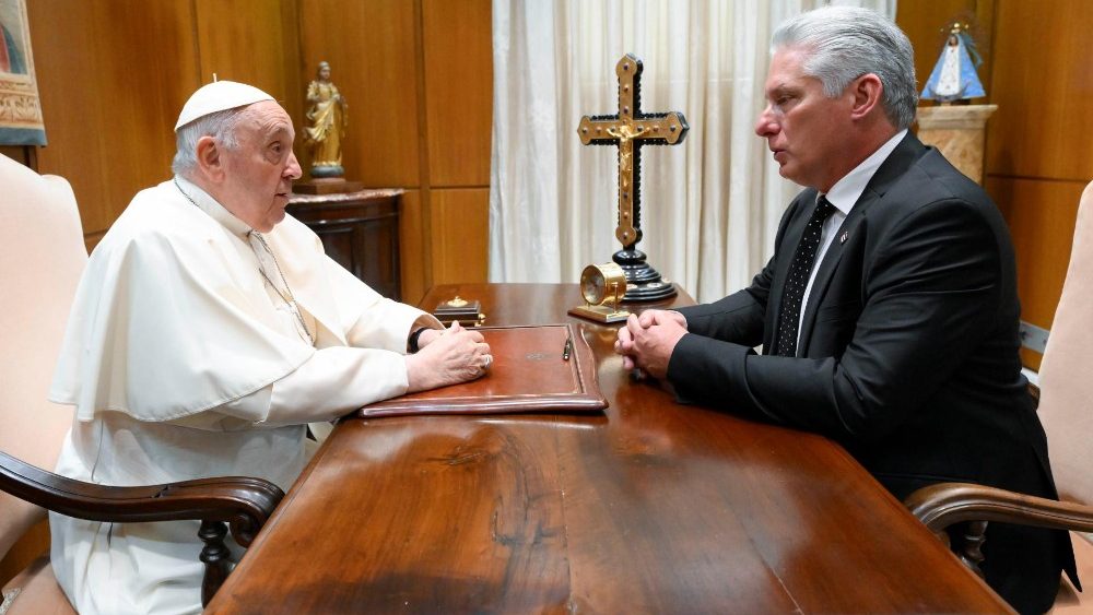 Papa-Cuba Papa recebe presidente de Cuba Miguel Bermúdez