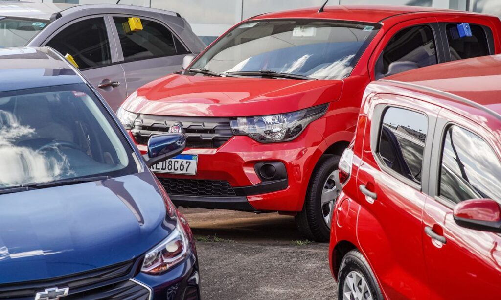 carros-1024x613 Montadoras têm até hoje para aderir a programa de descontos