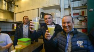 bolsonaro-e-jorginho-mercado-publico-944x531-1-300x169 Vai Vendo Brasil Portal de Notícias