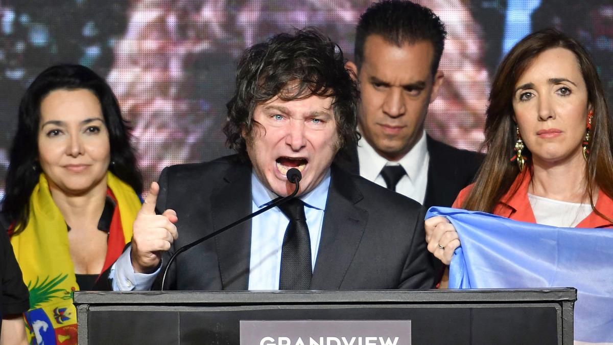 Argentinos votam, em eleições primárias neste domingo, para definir candidatos de outubro