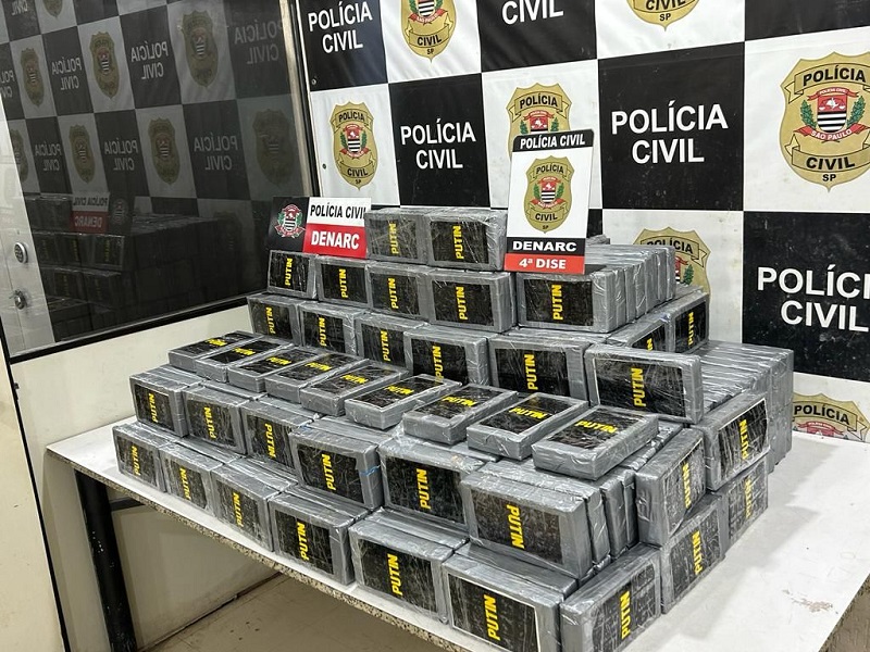 Denarc apreende 437 quilos de cocaína em fundo falso de carro abandonado na Rodovia dos Bandeirantes