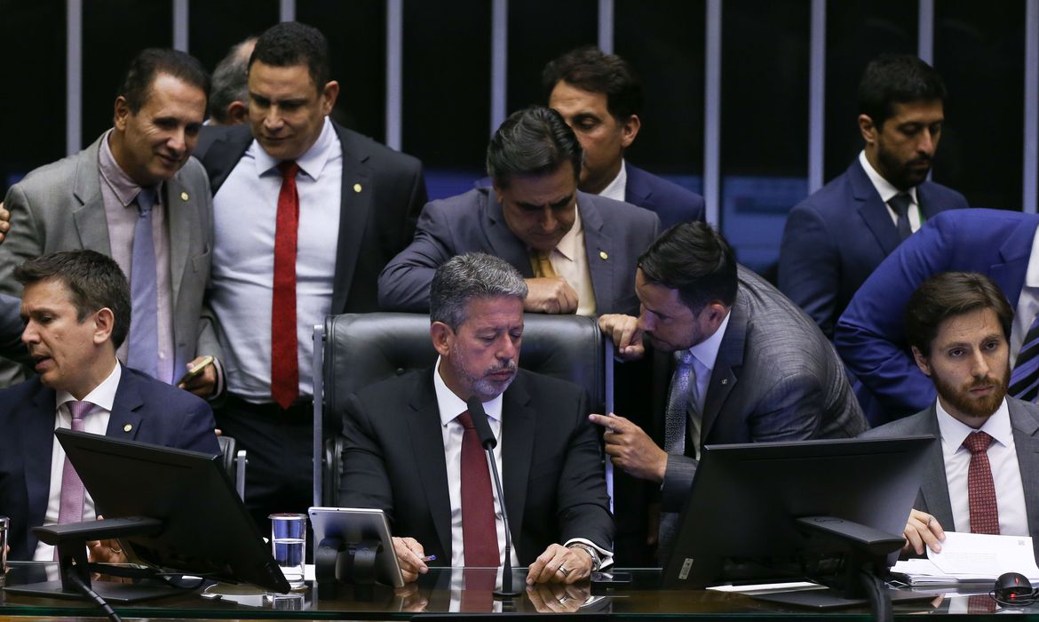 Deputados concluem votação do projeto do arcabouço fiscal; texto segue para sanção