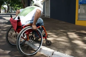 falta-de-acessibilidade-na-cidade-1024x682.jpg-300x200 Vai Vendo Brasil Portal de Notícias