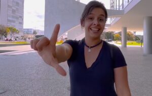 Prof-Juliana-Faz-o-L-300x190 Vai Vendo Brasil Portal de Notícias