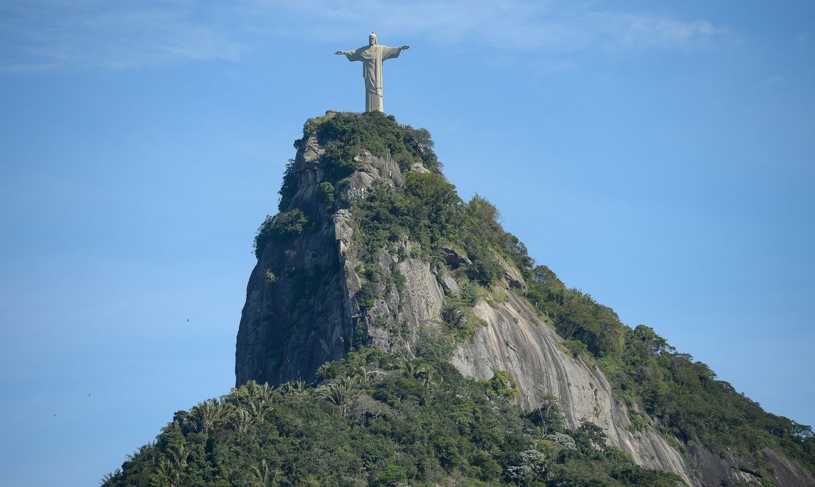 Cristo Redentor completa 92 anos com festa e missa/