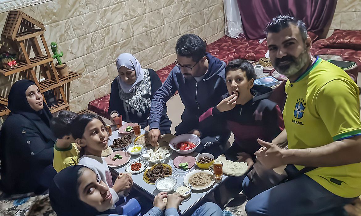 Brasileiros deixam Gaza e vão para Rafah, na fronteira com o Egito/