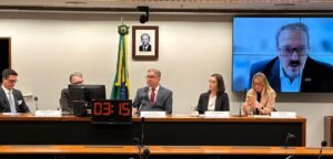 varejo-300x144 Vai Vendo Brasil Portal de Notícias