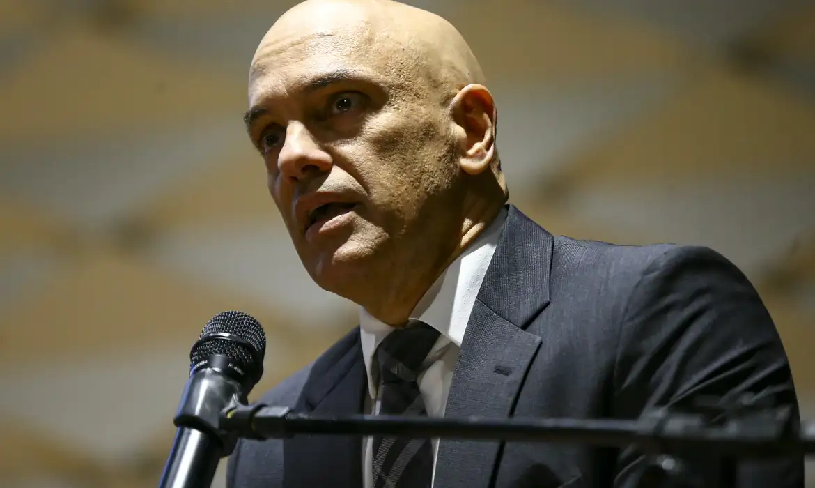 Alexandre de Moraes diz que Supremo não é composto por “covardes”/