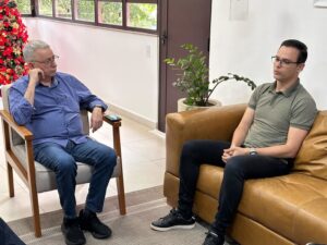 Brochi-e-Chico-300x225 Vai Vendo Brasil Portal de Notícias