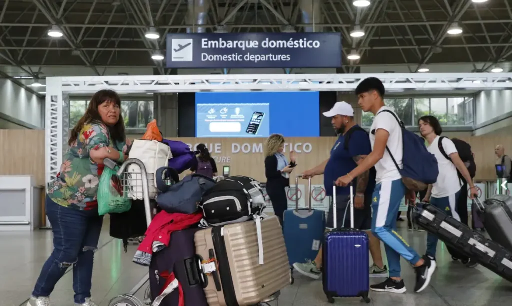 aereo-1024x613 Governo e Cias aéreas criam comitê em resposta a reclamação de consumidores
