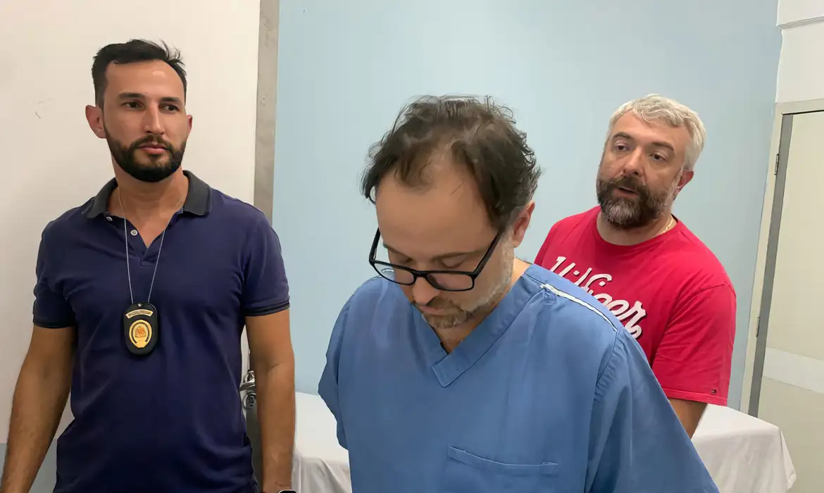 Médico é preso enquanto atendia em hospital no interior de São Paulo/