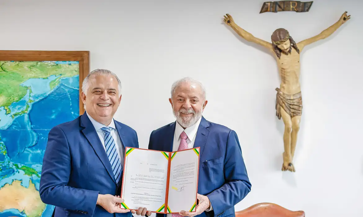 O Perdulário Governo Lula cria seu 38º Ministério e deixa Marcio França (PSB) feliz