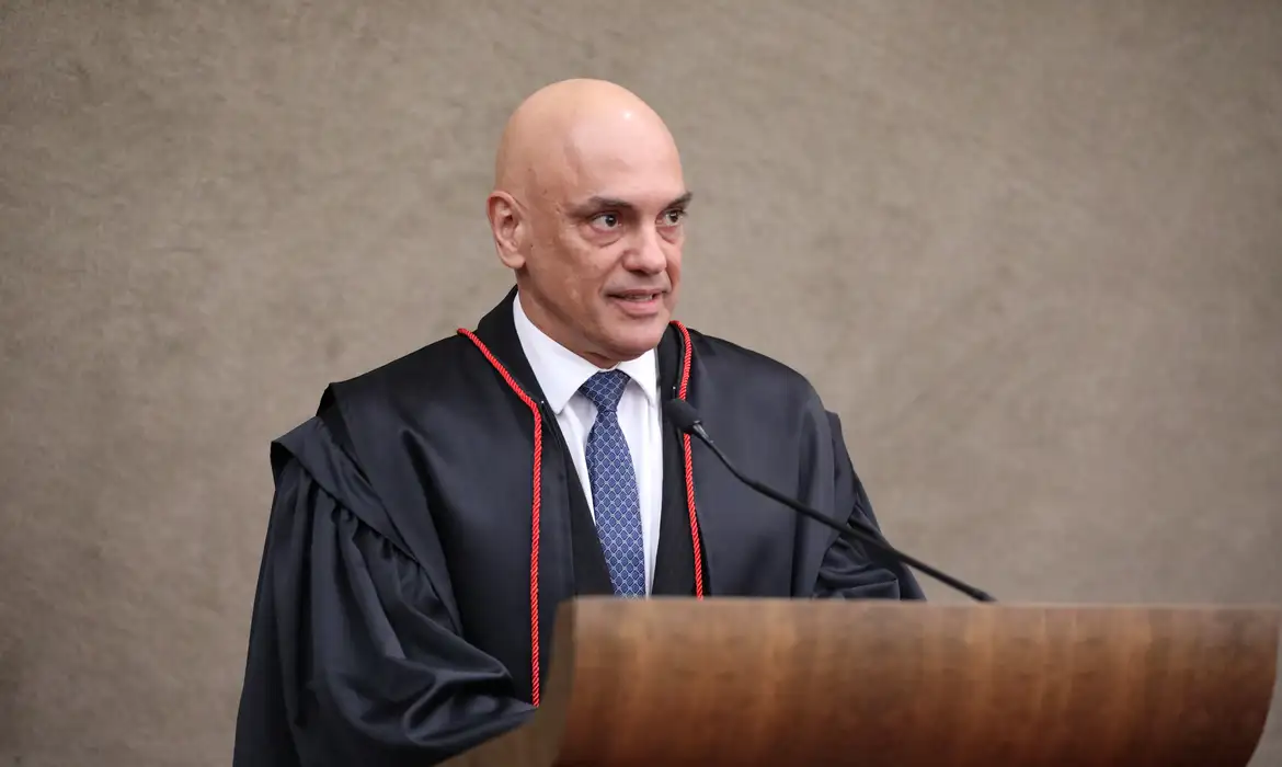 Alexandre de Moraes vota por Zambelli pegar 10 anos de prisão por invasão ao CNJ