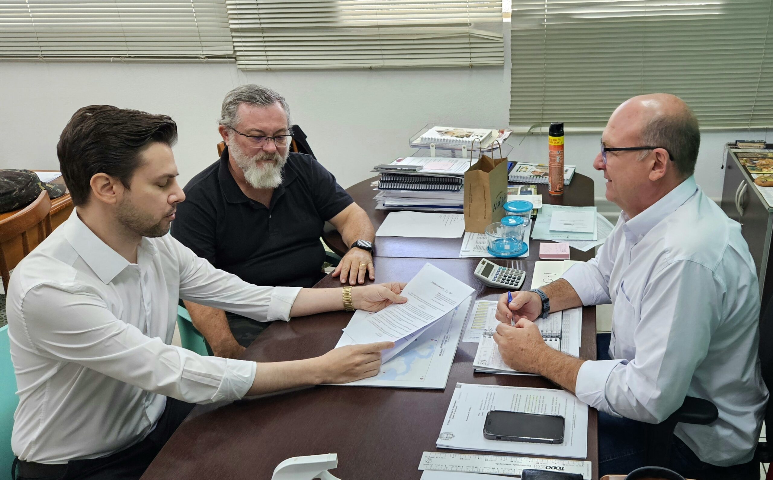 Parceria Estratégica na Crise Hídrica: Encontro com Zappia e Secretário de Meio Ambiente impulsiona ações educativas para preservação do meio ambiente