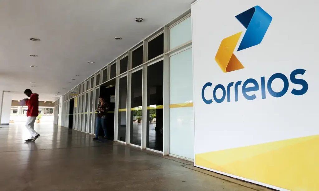 correios-1024x613 Correios atenderão a serviços da Caixa, como seguro-desemprego e FGTS