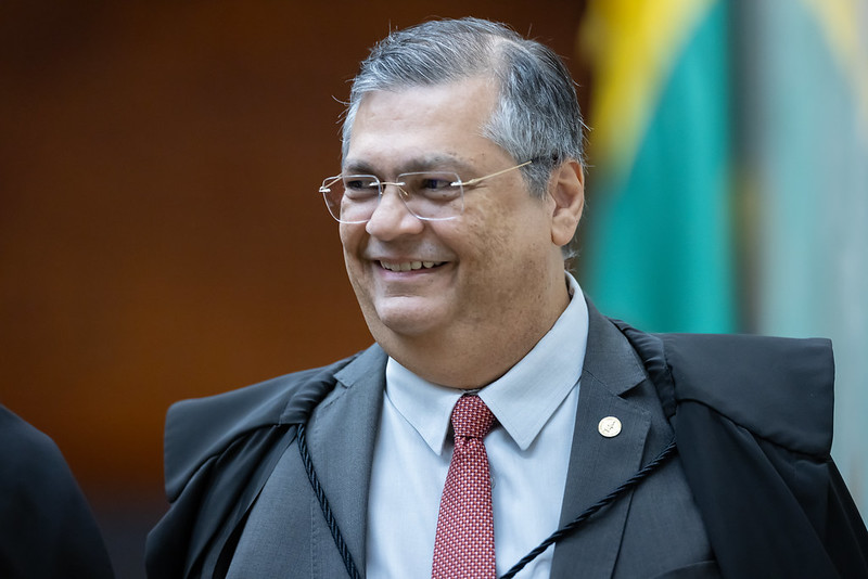 Flavio-Dino 'Amigo dos amigos'; Dino pede vista e suspende julgamento da queixa-crime contra Janones