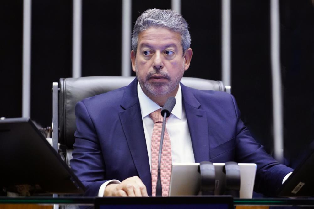 Lira quer que Mesa da Câmara possa suspender mandato de deputado brigão