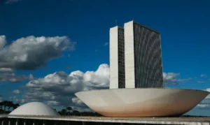 monumentos_brasilia_cupula_plenario_da_camara_dos_deputados3103201341-300x179 Vai Vendo Brasil Portal de Notícias