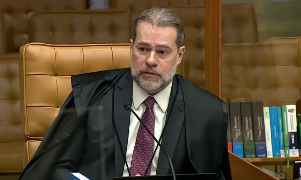 Dias-Tofoli-1024x613 O Ministro do STF, Dias Toffoli é internado com inflamação nos pulmões