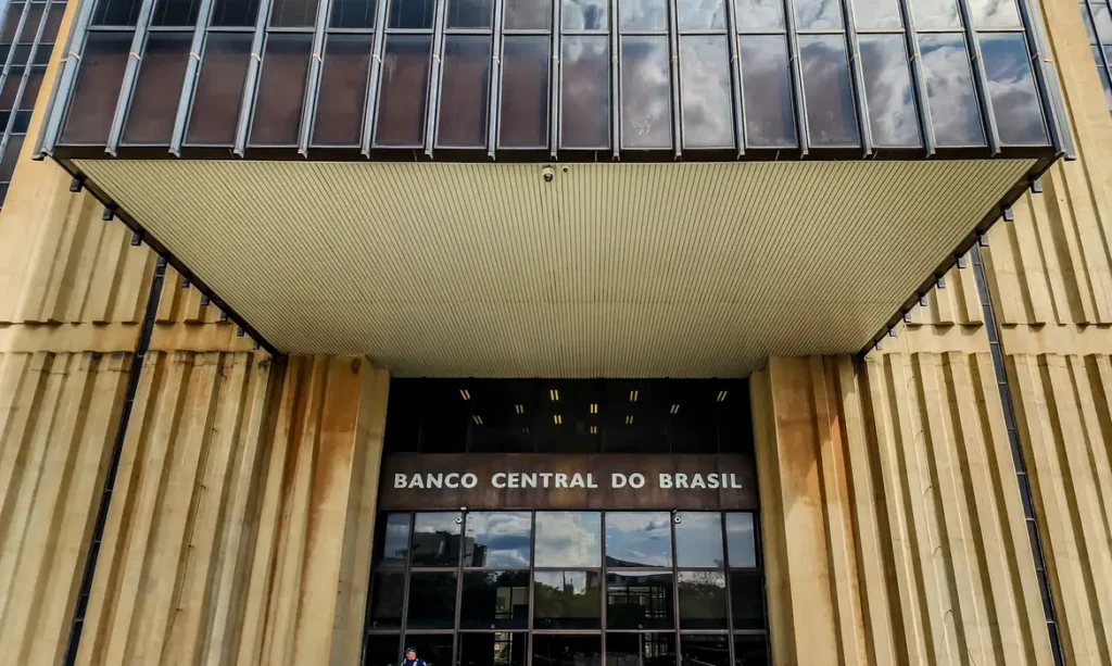 20231025_150203-1024x613 Banco Central amplia exigências para instituições participarem do Pix