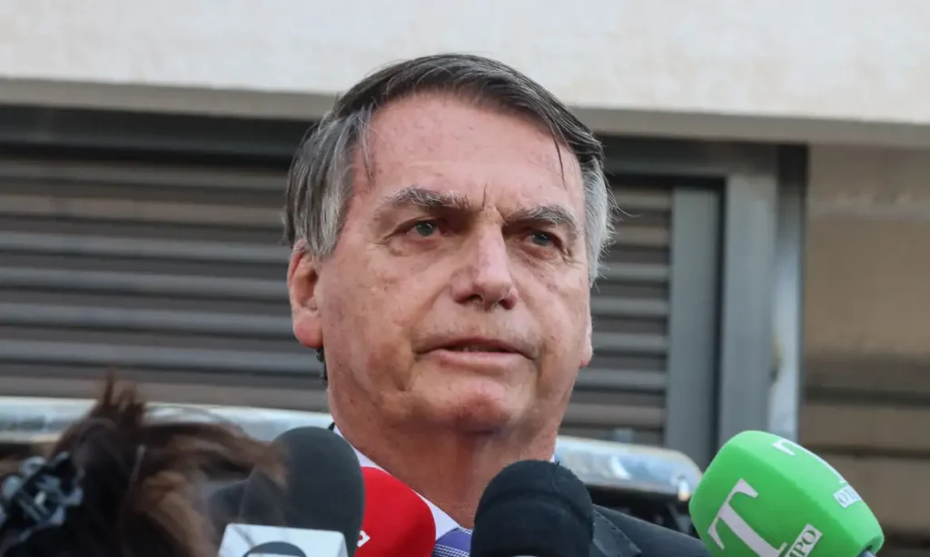 Bolsonaro-1024x613 Indiciado, Bolsonaro diz que Moraes “faz tudo o que não diz a lei”
