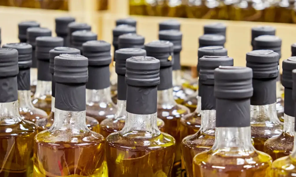azeite-1024x613 Polícia interdita galpão que produzia azeite falsificado no Rio