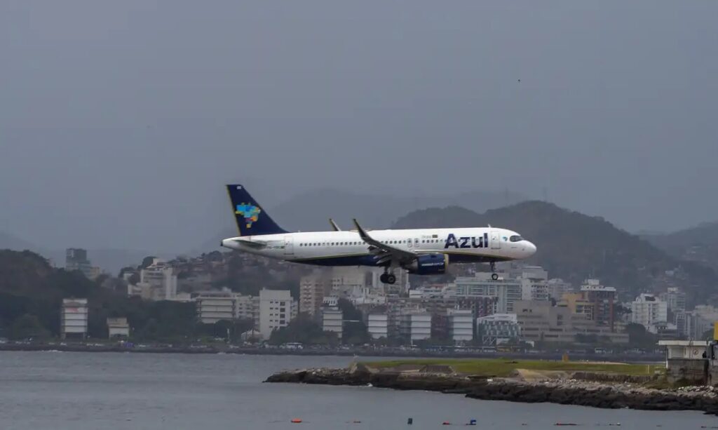 Aviao-AZUL-1024x613 Fundo de R$ 4 bi para setor aéreo pode ampliar voos e baratear passagens