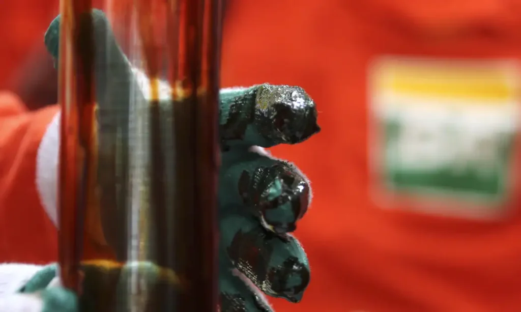 2011-02-16t120000z_1534372485_gm1e72h0dmo01_rtrmadp_3_petrobras-1024x613 Guerra expõe risco energético do Brasil