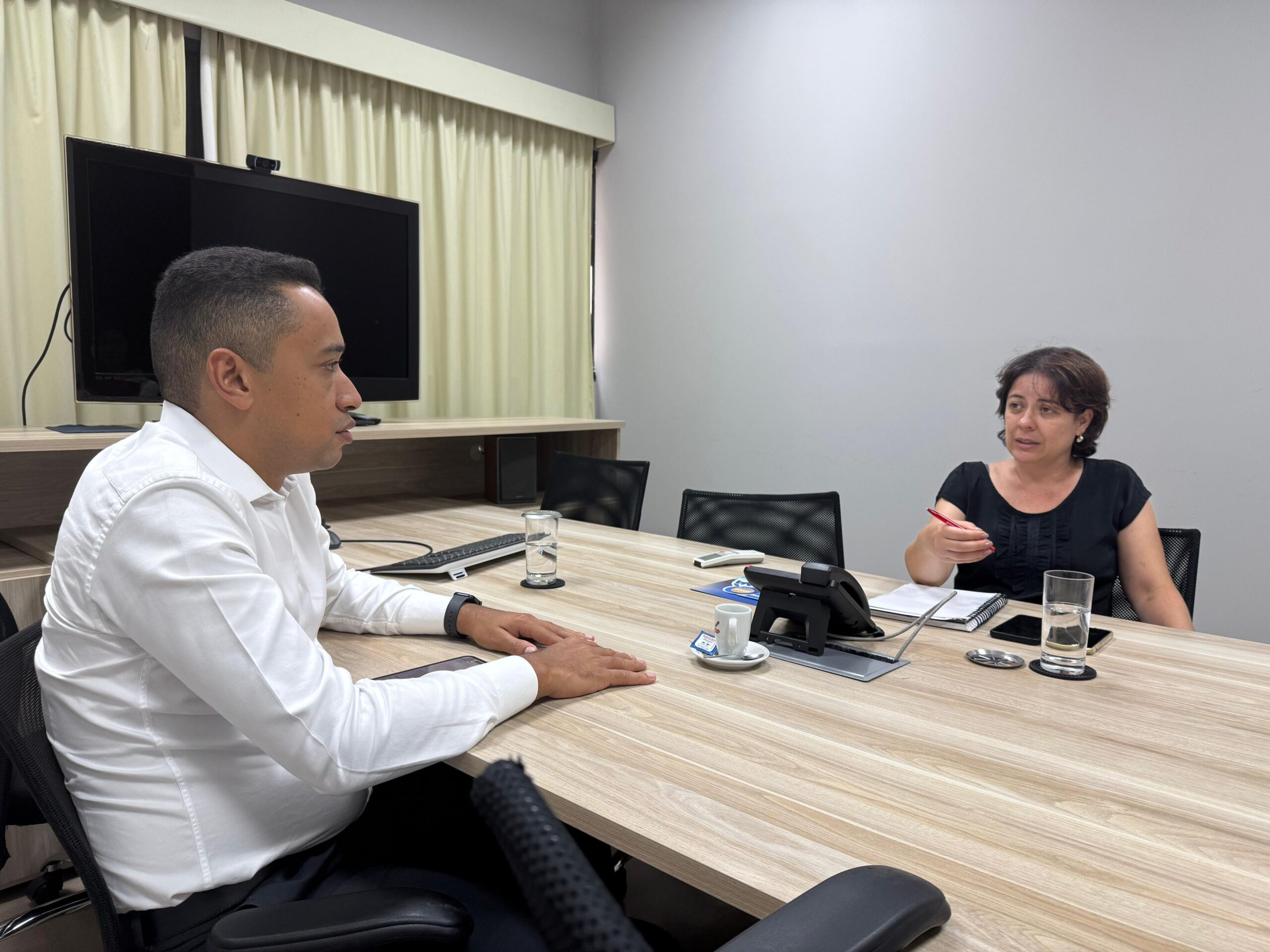 Levi sai do cercadinho e vai em busca de incentivos para empresas em Americana