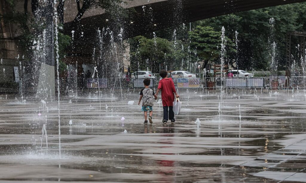 anhangabau_chuva_08_0-1024x613 São Paulo registra 18ª morte por causa das chuvas