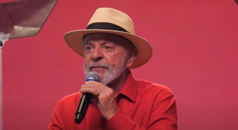 lula-divulgacao Brasil a Deriva: Lula Admite Problemas de Gestão Interna Durante Comemoração dos 45 Anos do PT
