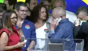 Lula-Celular-300x175 Vai Vendo Brasil Portal de Notícias