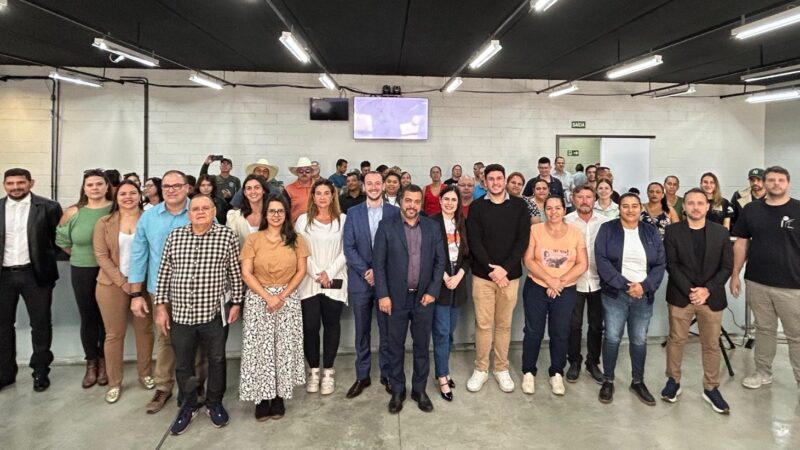 Professora Juliana participa de audiência pública sobre Novo Código Estadual de Defesa Animal