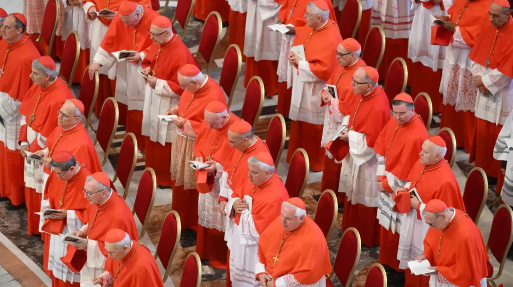 cardeais-funeral-papa.jpg-1024x574 Cardeais entram em reclusão antes do conclave para eleger novo papa