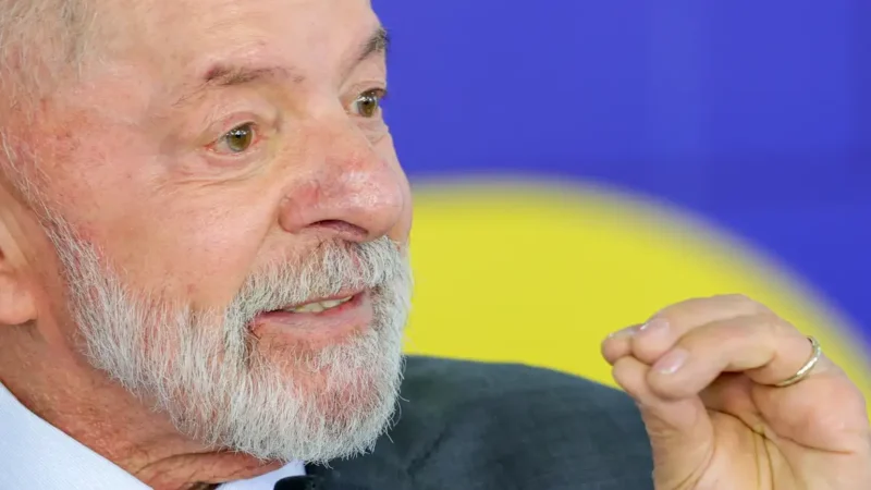 Lula defende aumento do IOF como forma de financiar gastos públicos