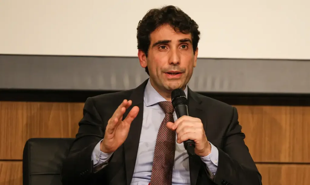 0d9a6121-1024x613 Galípolo diz que IOF não deveria ser usado para arrecadar