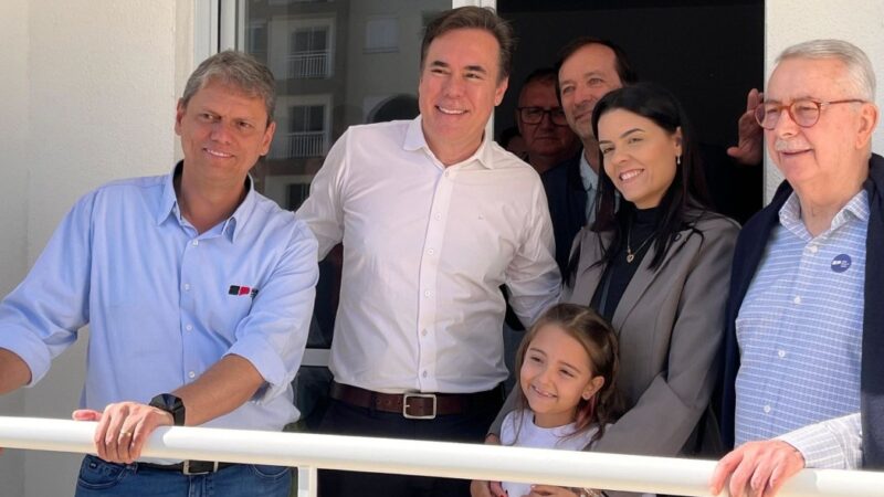 Aproximação entre Denis Andia e Tarcísio de Freitas chama atenção em eventos no interior paulista