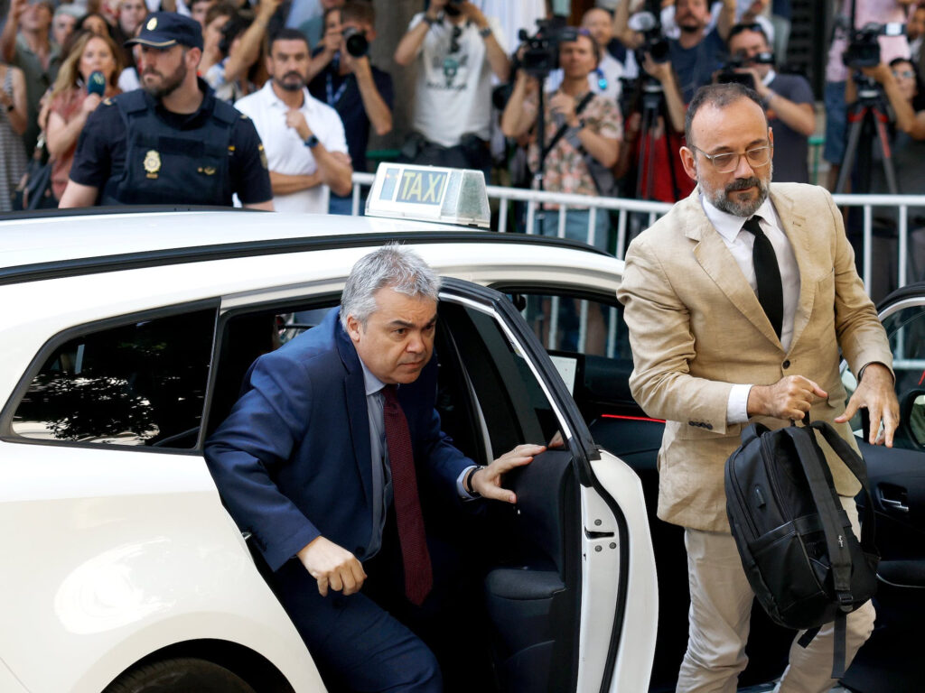 Santos-Cerdan-1024x768 Cerdán é preso Sem Fiança por Tráfico de Influência, Prisão Abala o PSOE na Espanha