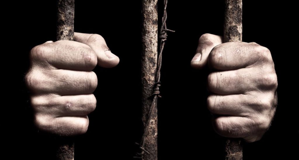 preso Condenado vai ter que pagar indenização com FGTS: projeto quer transformar grana do criminoso em ajuda pra vítima