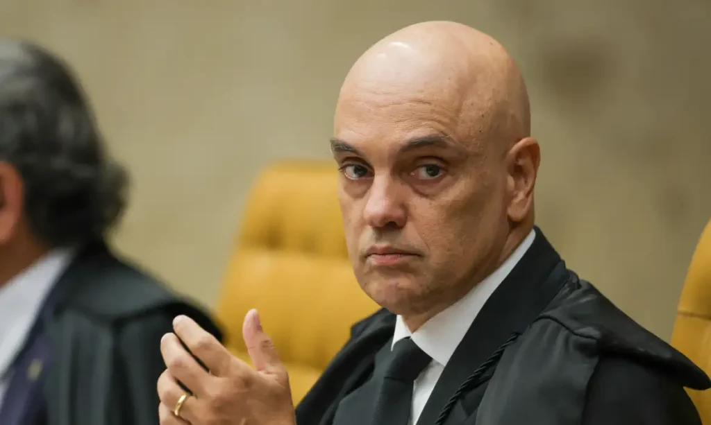 01082025-pzzb6506-1024x613 Moraes determina vigilância integral de Bolsonaro pela polícia penal