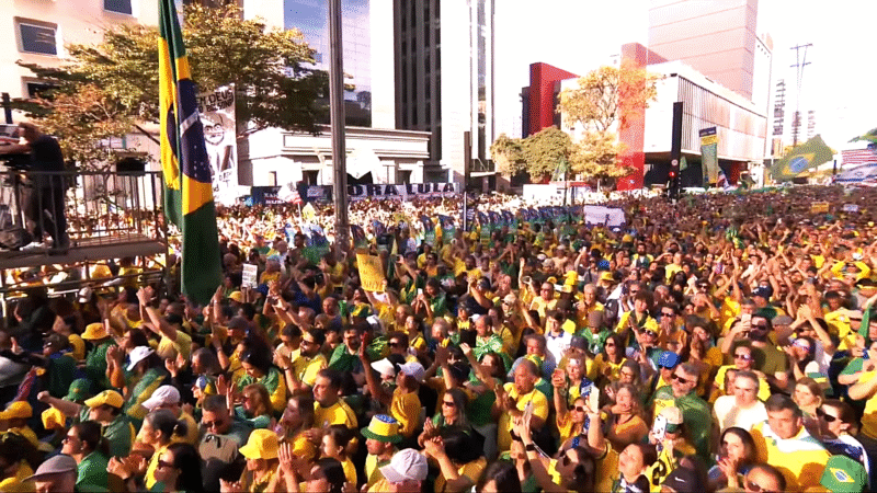 Manifestações Bolsonaristas Reúnem Multidões com Críticas ao STF e Governo Lula