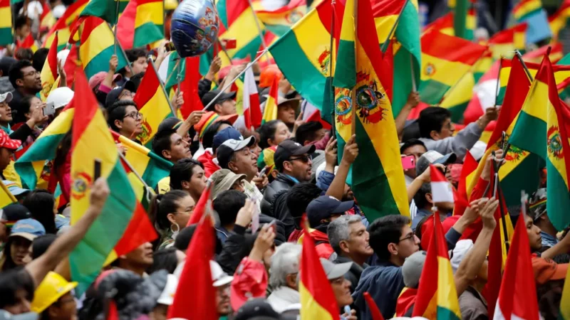 Bolívia em transformação: direita lidera e ameaça ciclo socialista de 19 anos