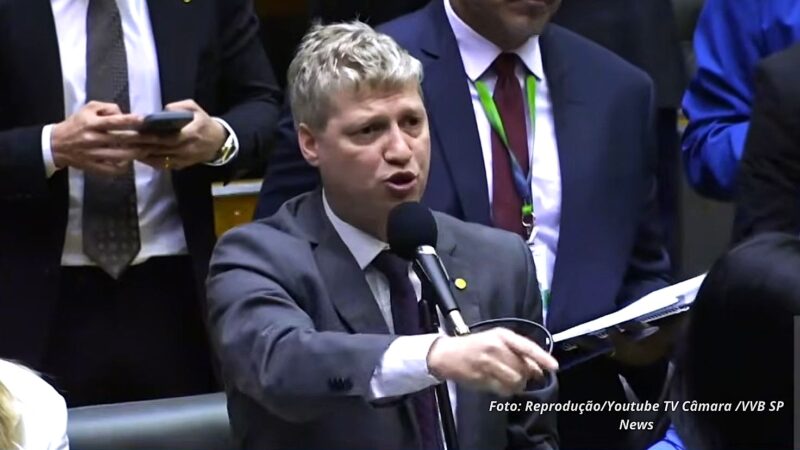 Van Hattem acusa Hugo Motta de calar oposição e transformar Câmara em “braço da ditadura”