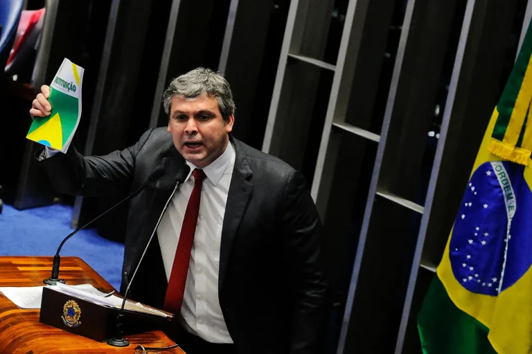 senado-sessao-plenario20171003_0007-768x512 Vai Vendo Brasil Portal de Notícias