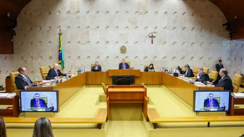 Barroso e Fux discutem em sessão do STF