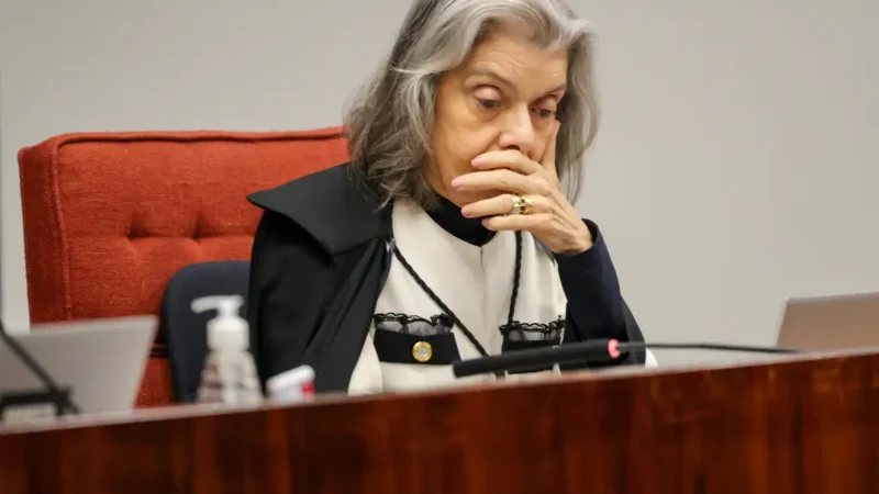 Voto de Cármen Lúcia pode formar maioria para condenar Bolsonaro