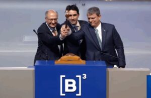 Tarcisio-Geraldo-Alkimin-300x195 Tarcísio sela leilão do túnel Santos–Guarujá ao lado de Alckmin após defender anistia em Brasília; Lula evita exposição em SP