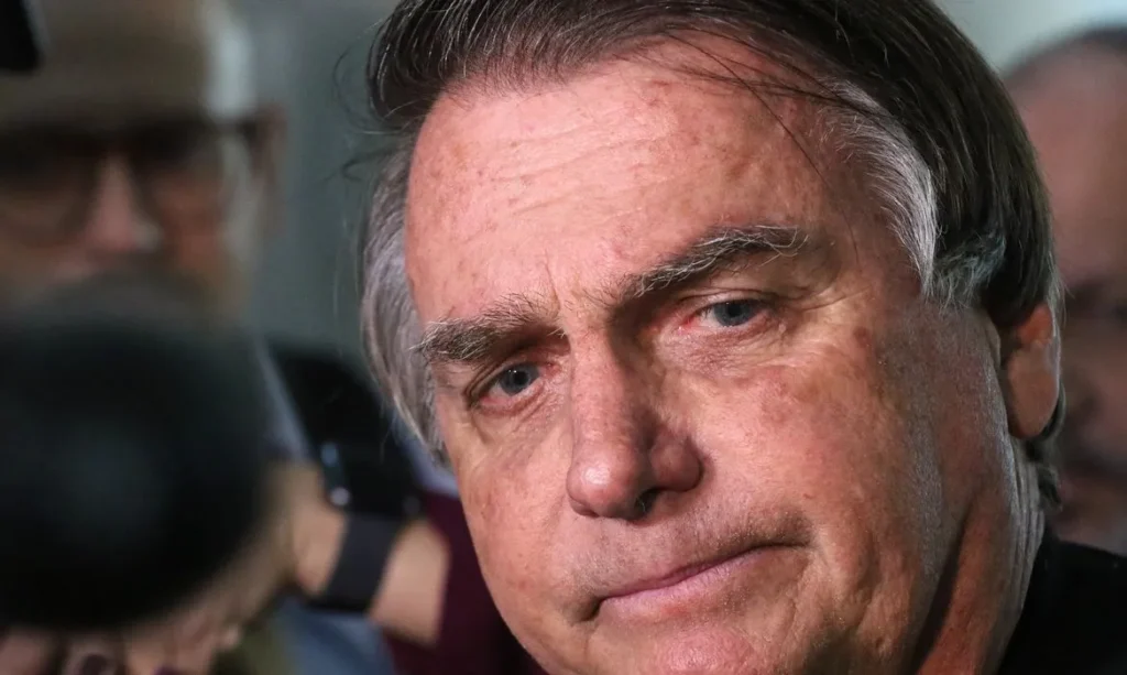 bolsonaro-1024x613 Bolsonaro está “debilitado” e não irá a julgamento, diz advogado