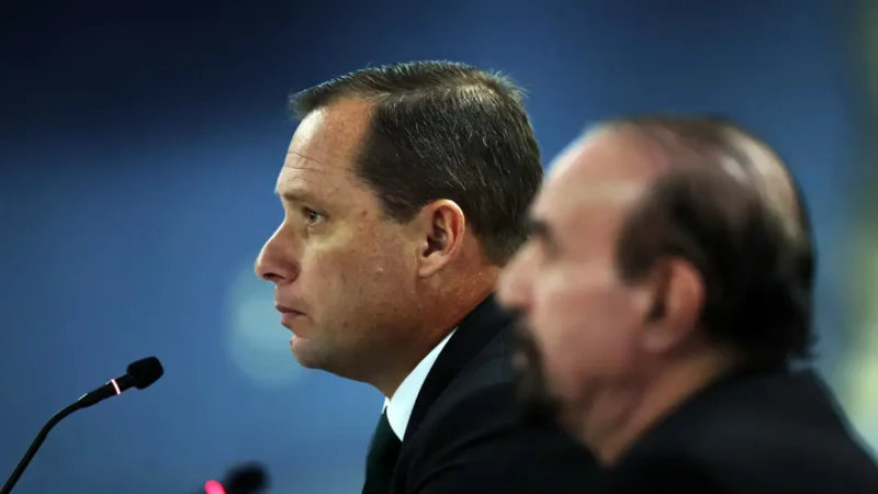 Moraes manda Cid tirar tornozeleira e cumprir pena em regime aberto