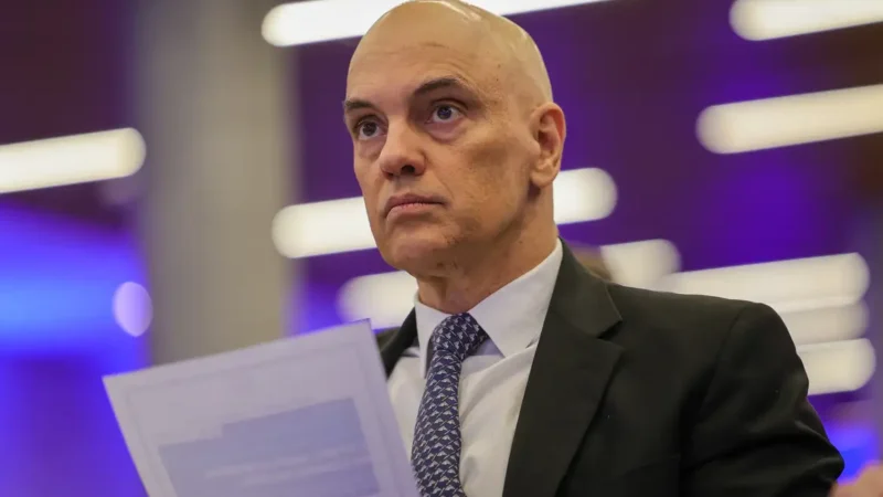 Moraes manda PGR se manifestar sobre operação policial no Rio